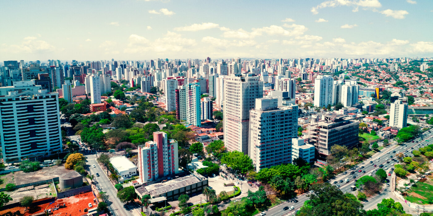 Vista aérea das proximidades da Vila Clementino, com a Avenida 23 de Maio ao fundo.